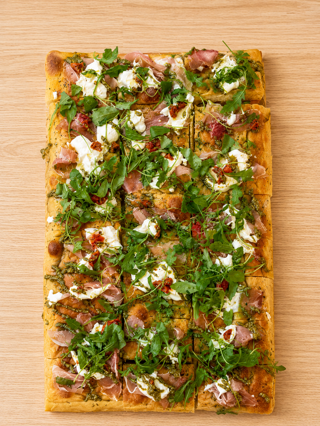 Focaccia à partager jambon de pays, burrata  (24 parts)
