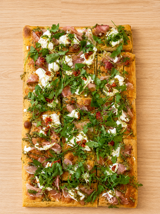 Focaccia à partager jambon de pays, burrata  (24 parts)